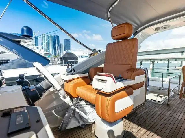 Azimut 72s