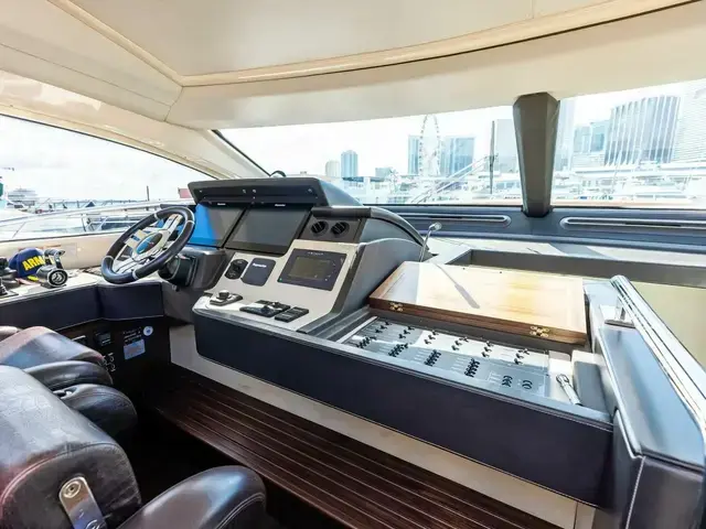 Azimut 72s