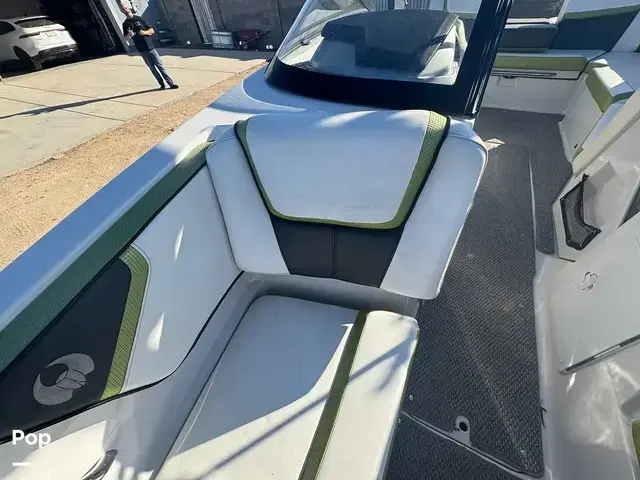 Scarab 215 Wake