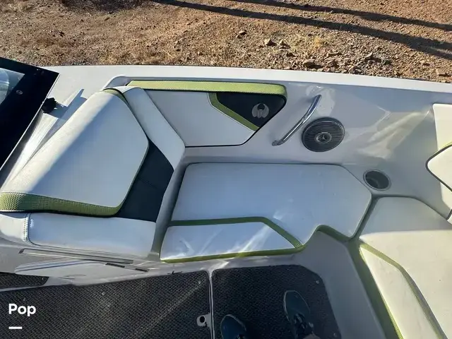 Scarab 215 Wake