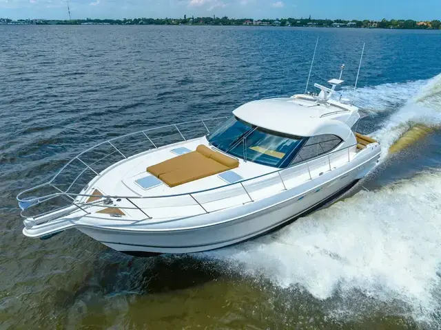 Riviera Sport Yacht 5000