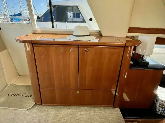 Meridian 490 Pilothouse