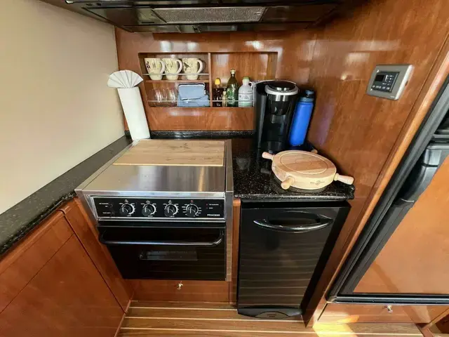 Meridian 490 Pilothouse