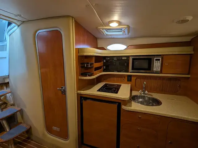 Rinker 342 Express Cruiser