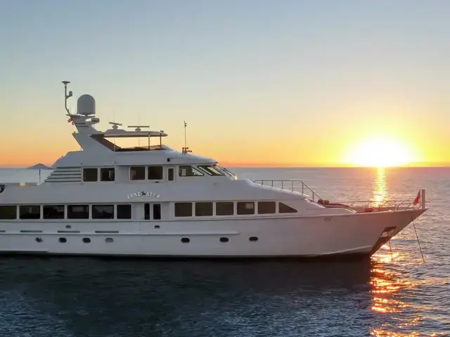 Hatteras Motor Yacht