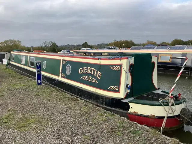 JL Pinder & Son Narrowboat