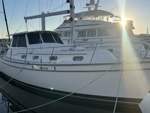 Island Packet PY Trawler - Motorsailer