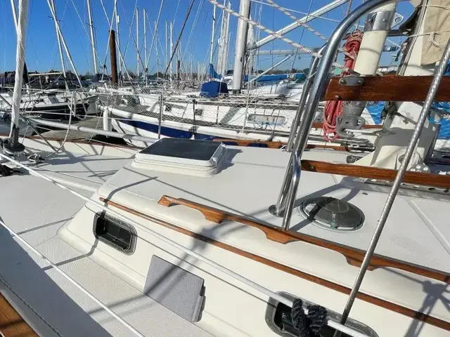 Pacific Seacraft 34