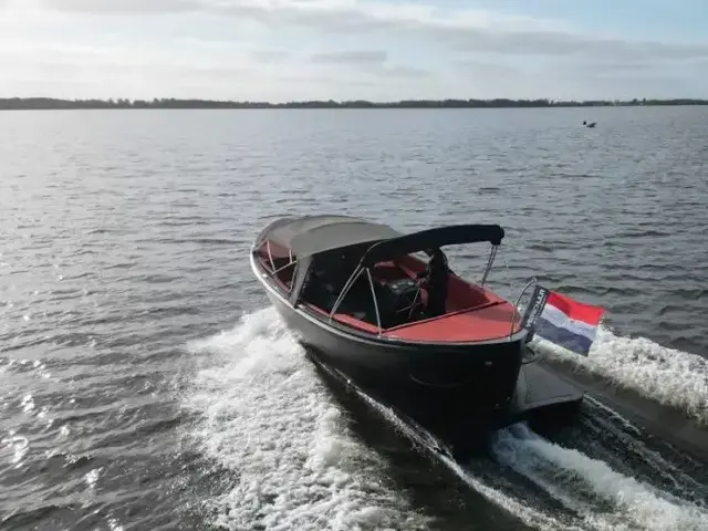 Triple boats X800 DE GROOTSTE SLOEPENSHOWROOM VAN NEDERLAND