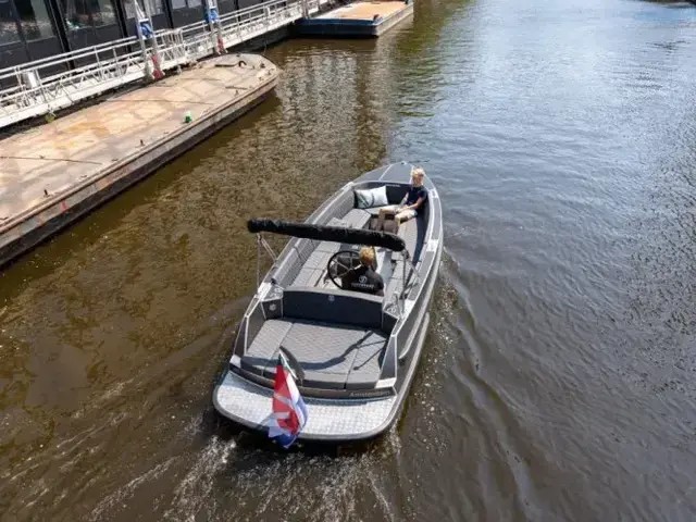 Van Vossen Plugin E-tender 650 DE GROOTSTE SLOEPENSHOWROOM VAN NEDERLAND