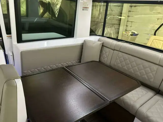 Axopar 37 Cross Cabin Brabus Line - 37XC Wet Bar