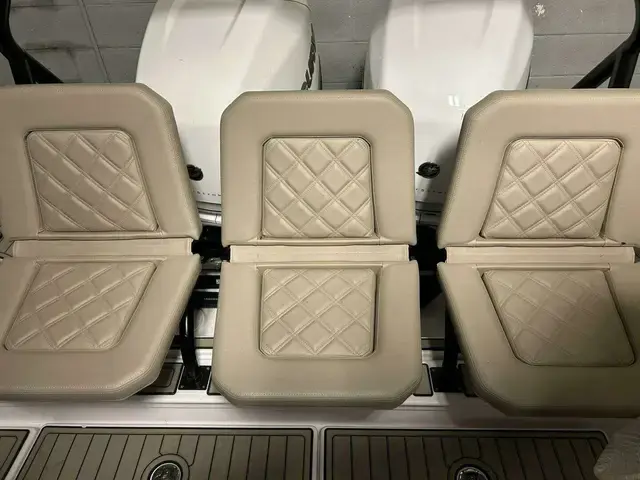 Axopar 37 Cross Cabin Brabus Line - 37XC Wet Bar