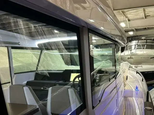 Axopar 37 Cross Cabin Brabus Line - 37XC Wet Bar