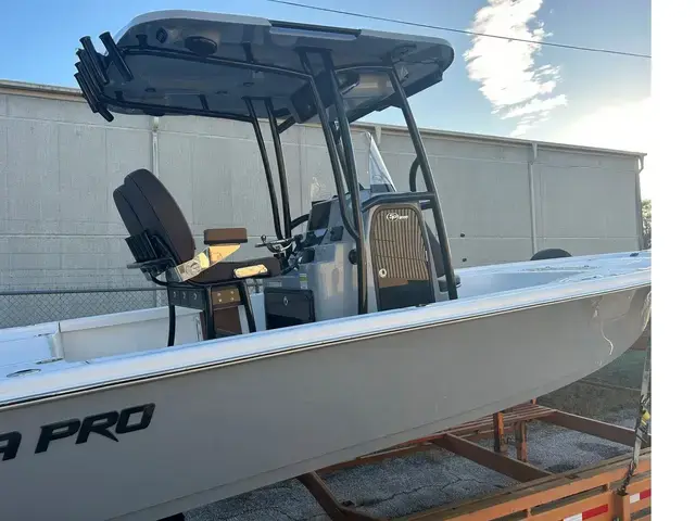 Sea Pro 250 DLX BAY