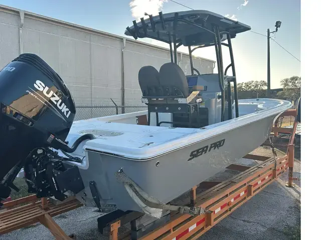 Sea Pro 250 DLX BAY