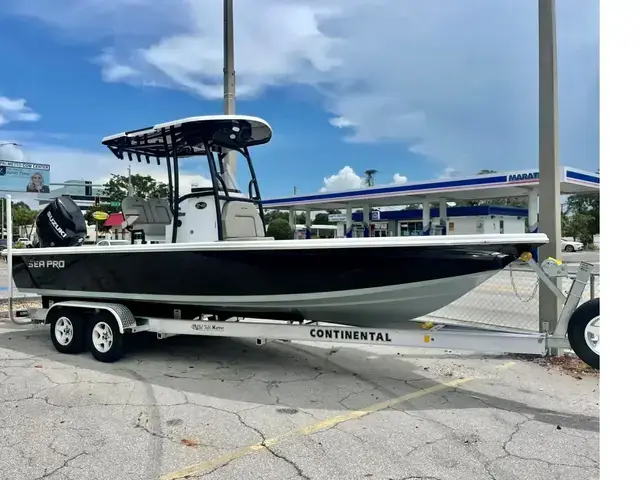 Sea Pro 250 DLX BAY