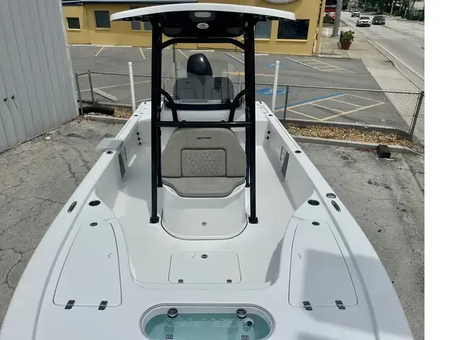 Sea Pro 250 DLX BAY