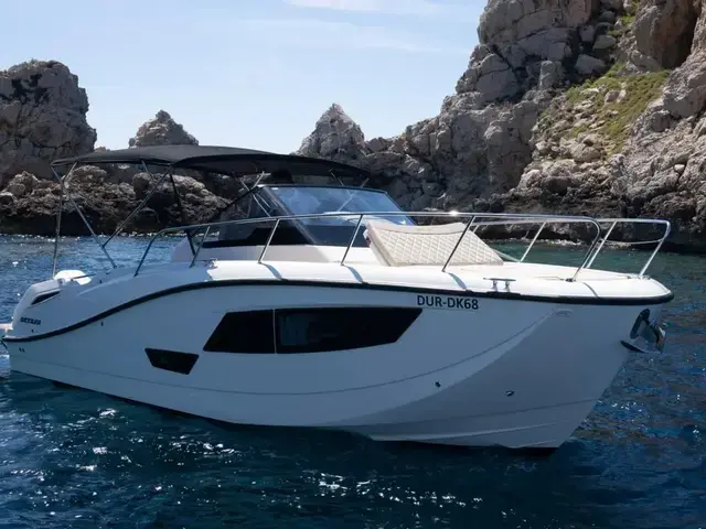 Quicksilver 875 Sundeck