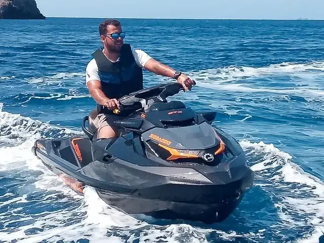 Bombardier SEADOO GTX 230 -