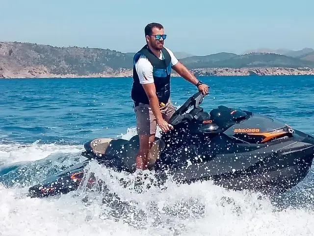 Bombardier SEADOO GTX 230 -