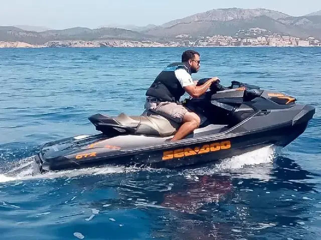 Bombardier SEADOO GTX 230 -