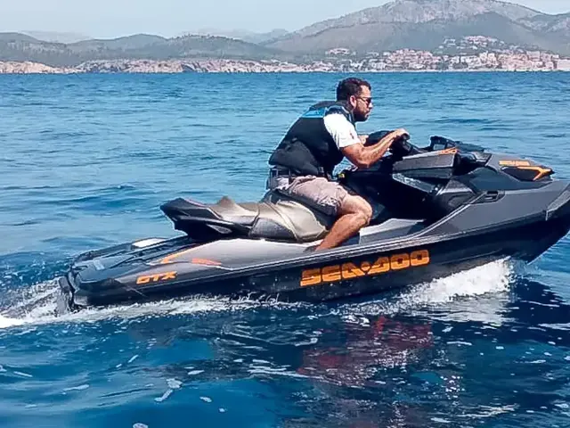 Bombardier SEADOO GTX 230 -