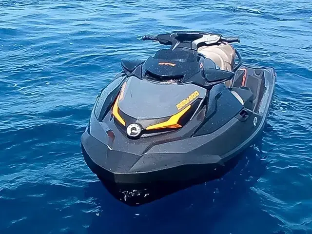 Bombardier SEADOO GTX 230 -