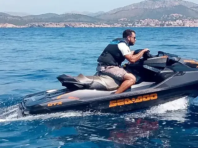 Bombardier SEADOO GTX 230 -