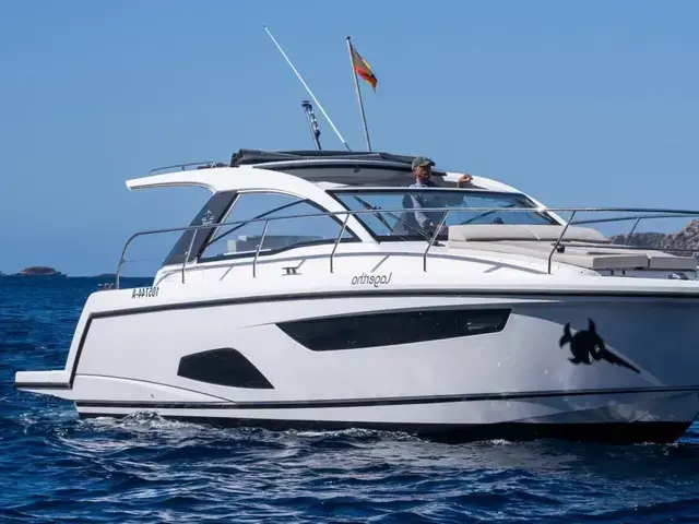 Sealine S330