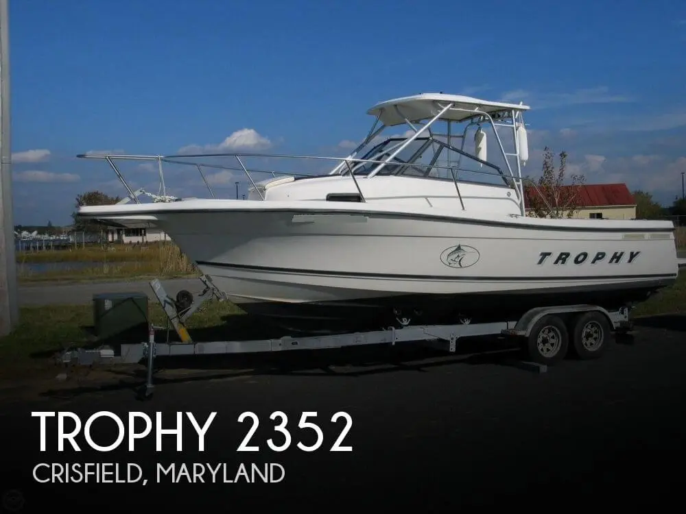 2352 - Trophy Boats