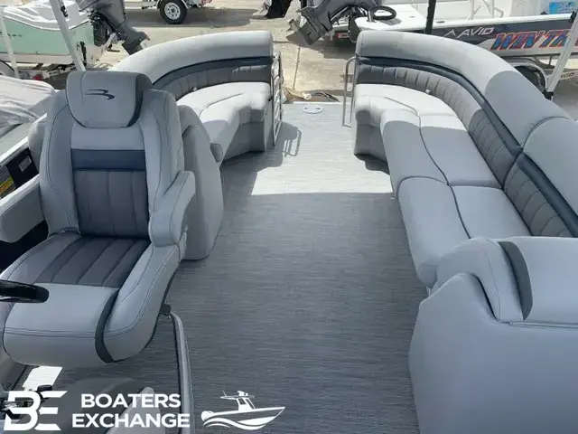 Bennington Pontoons 24LXFBC