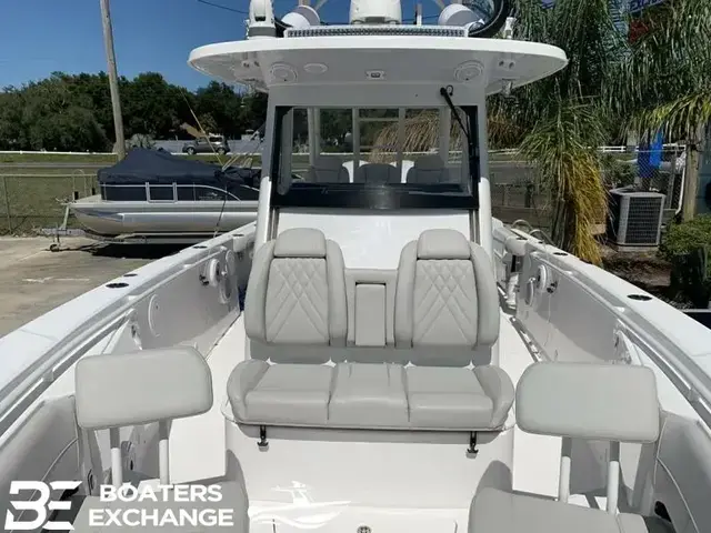 Everglades Boats 335cc