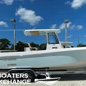 2025 Everglades Boats 285 CC