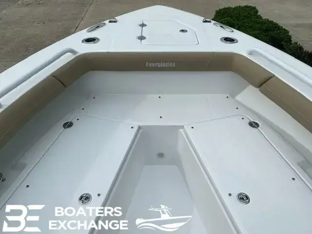 Everglades Boats 253 CC