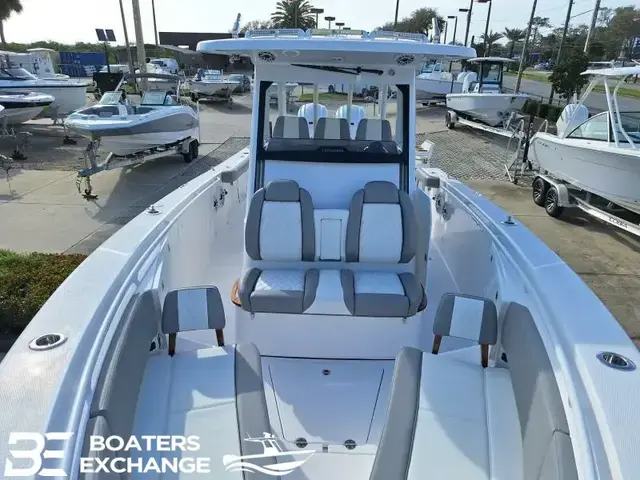 Everglades Boats 335 CC