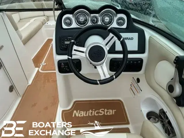 Nauticstar 243dc