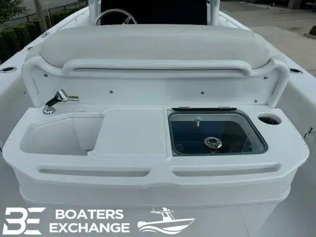 Everglades Boats 273 CC