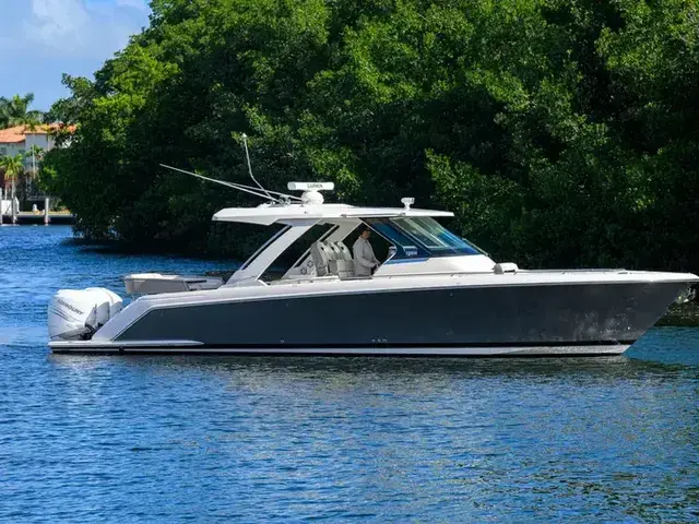 Tiara Yachts 38 Ls