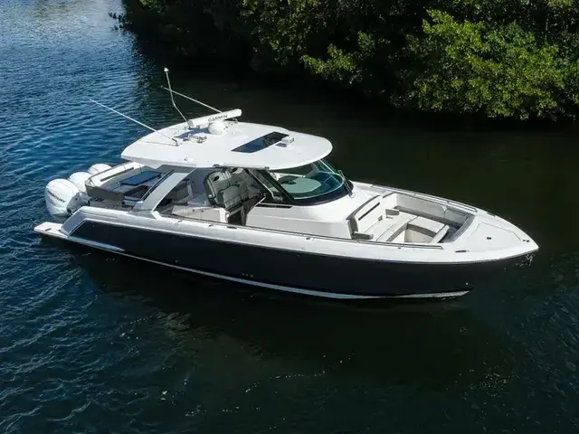 Tiara Yachts 38 Ls