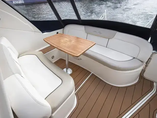 Sea Ray 33