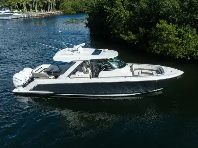 Tiara Yachts 38 Ls