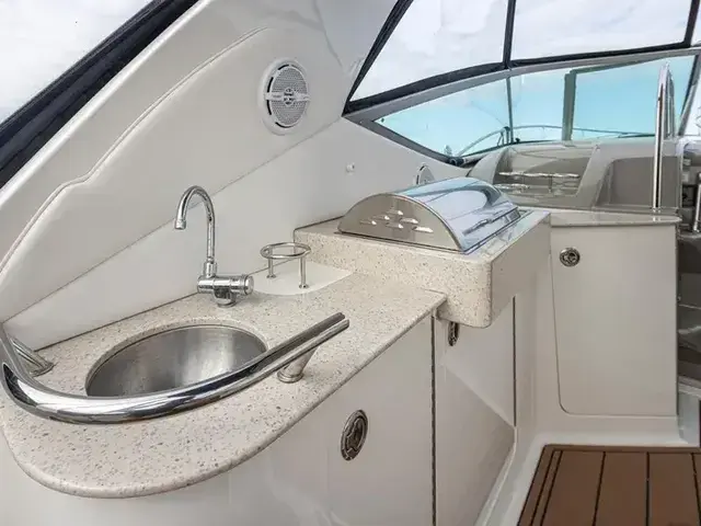 Sea Ray 33