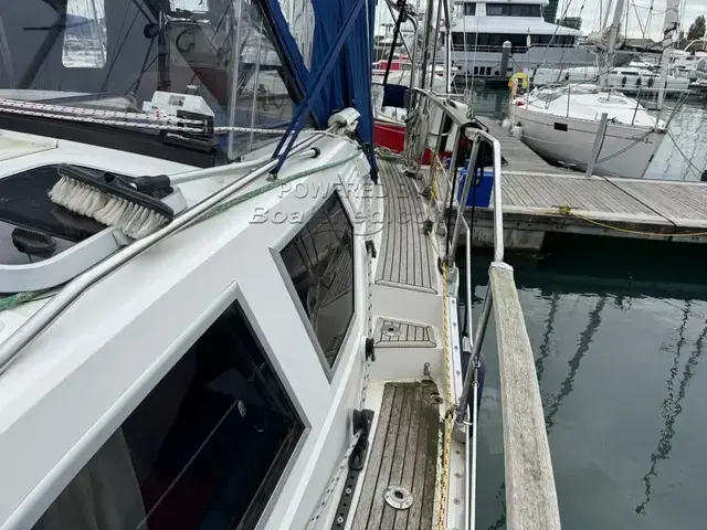 Nauticat 37