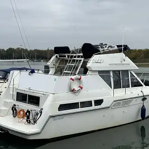 1995 Carver 325 Aft Cabin