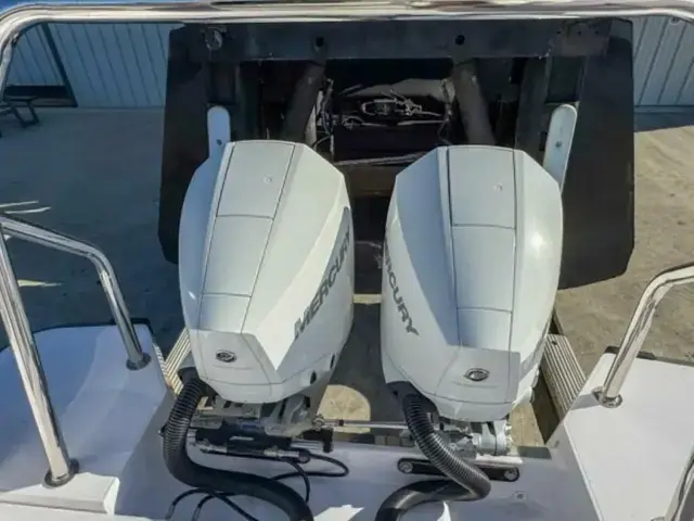 Axopar 28 Cabin