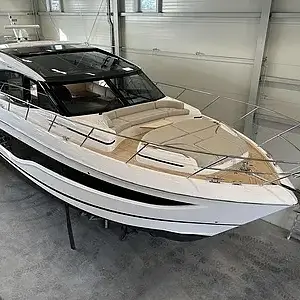 2023 Princess V55