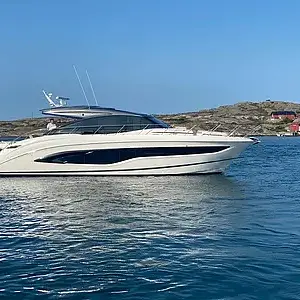 2021 Princess V55