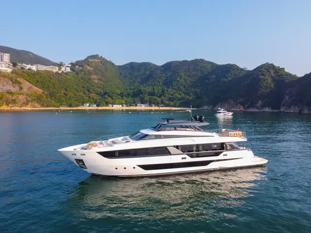 Ferretti Yachts 1000