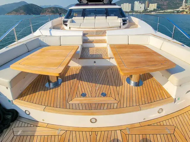 Ferretti Yachts 1000