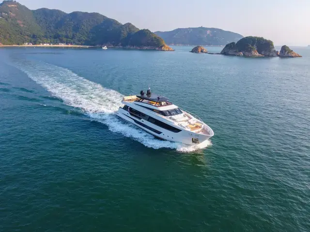 Ferretti Yachts 1000